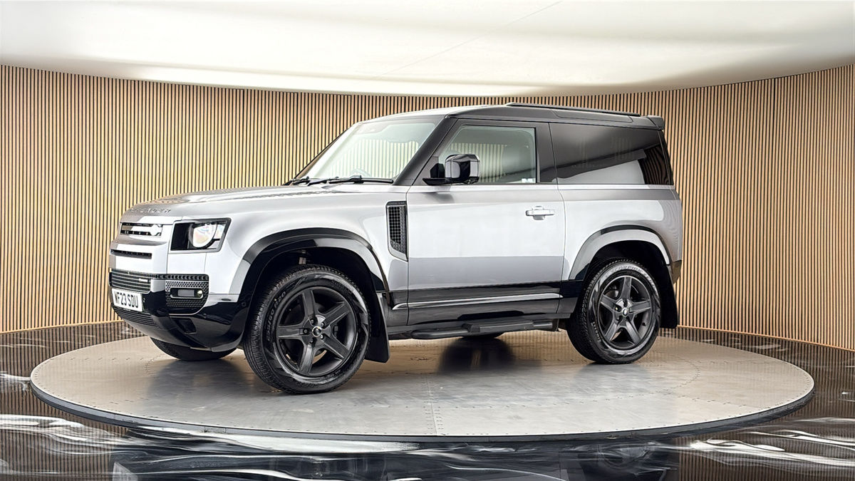 More views of Land Rover Defender 90
