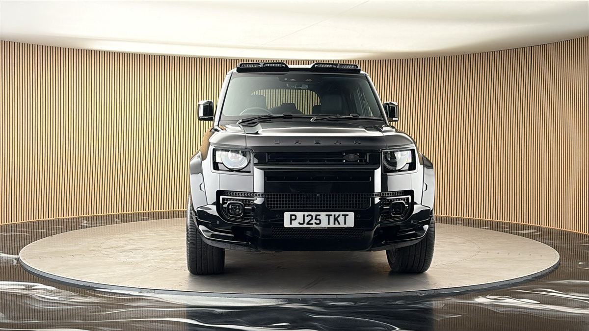 More views of Land Rover Defender 110