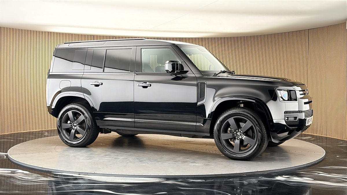 More views of Land Rover Defender 110