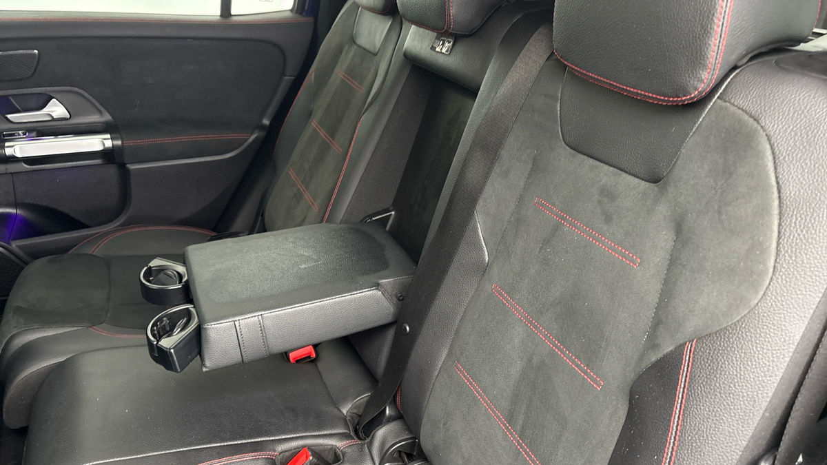 Mercedes-Benz GLB Image 9