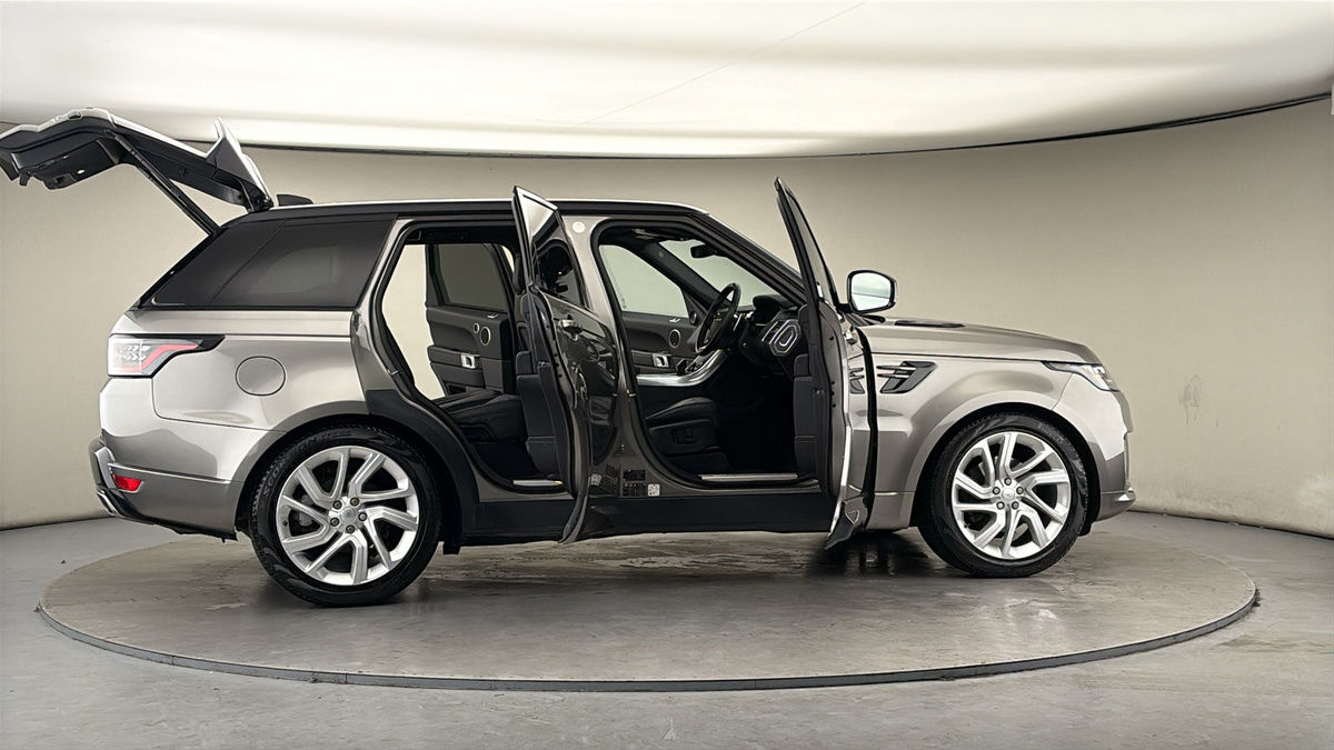 More views of Land Rover Range Rover Sport