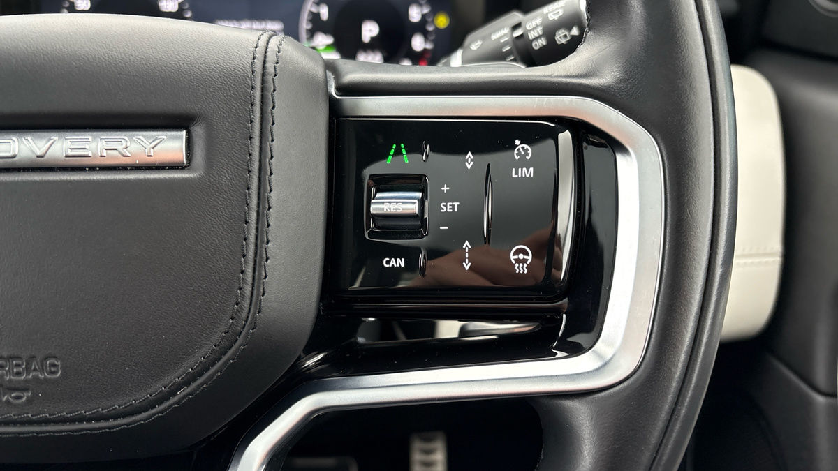 Land Rover Discovery Sport Image 14