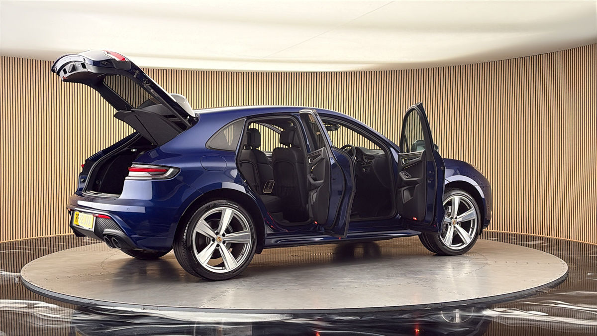 More views of Porsche Macan
