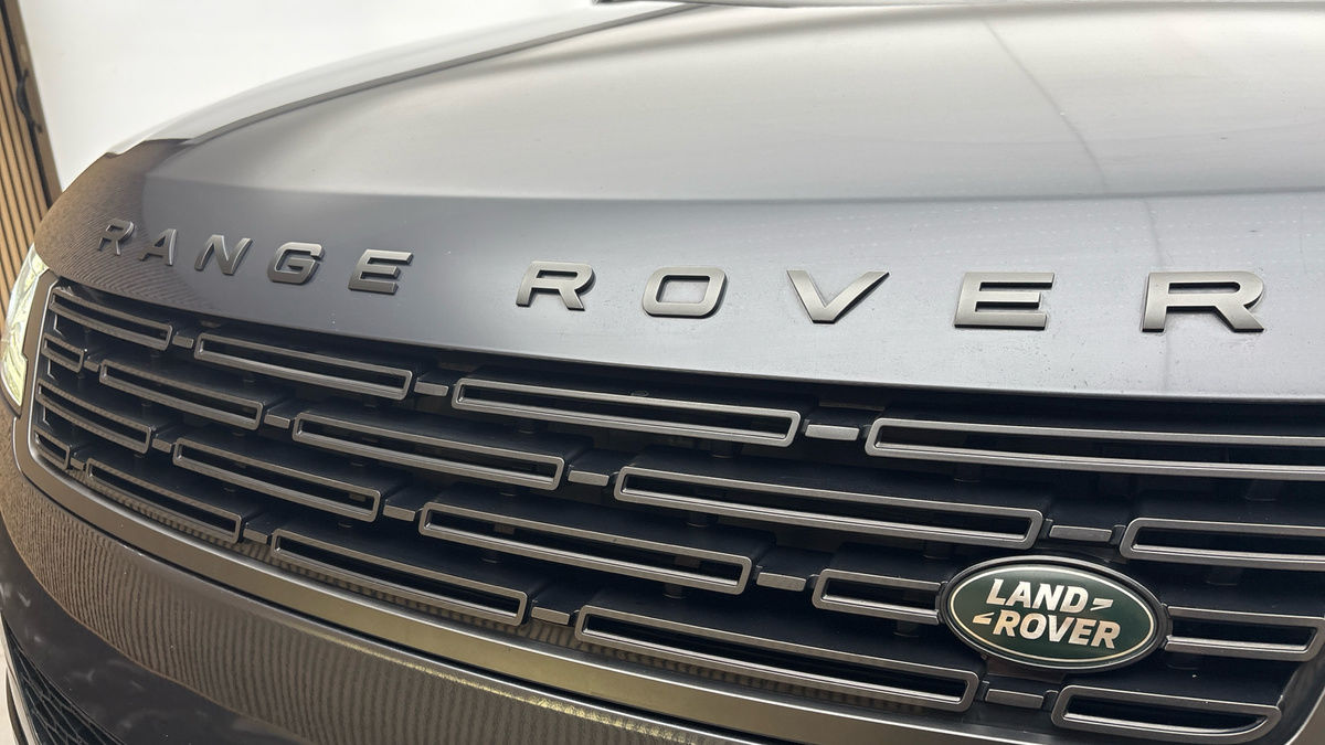 Land Rover Range Rover Sport Image 24