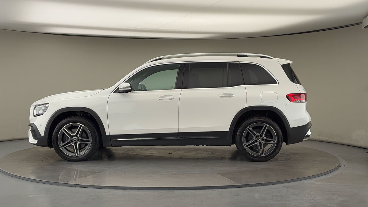 Mercedes-Benz GLB Image 15
