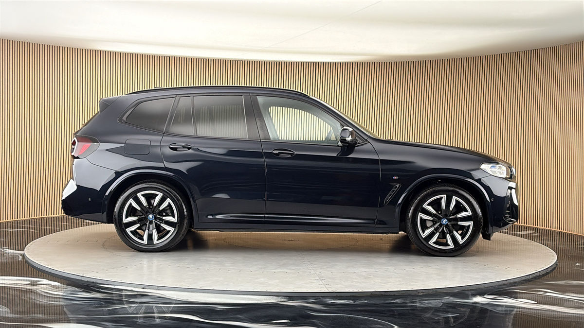BMW iX3 Image 16