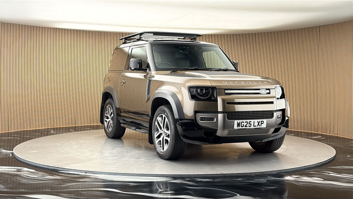 More views of Land Rover Defender 90