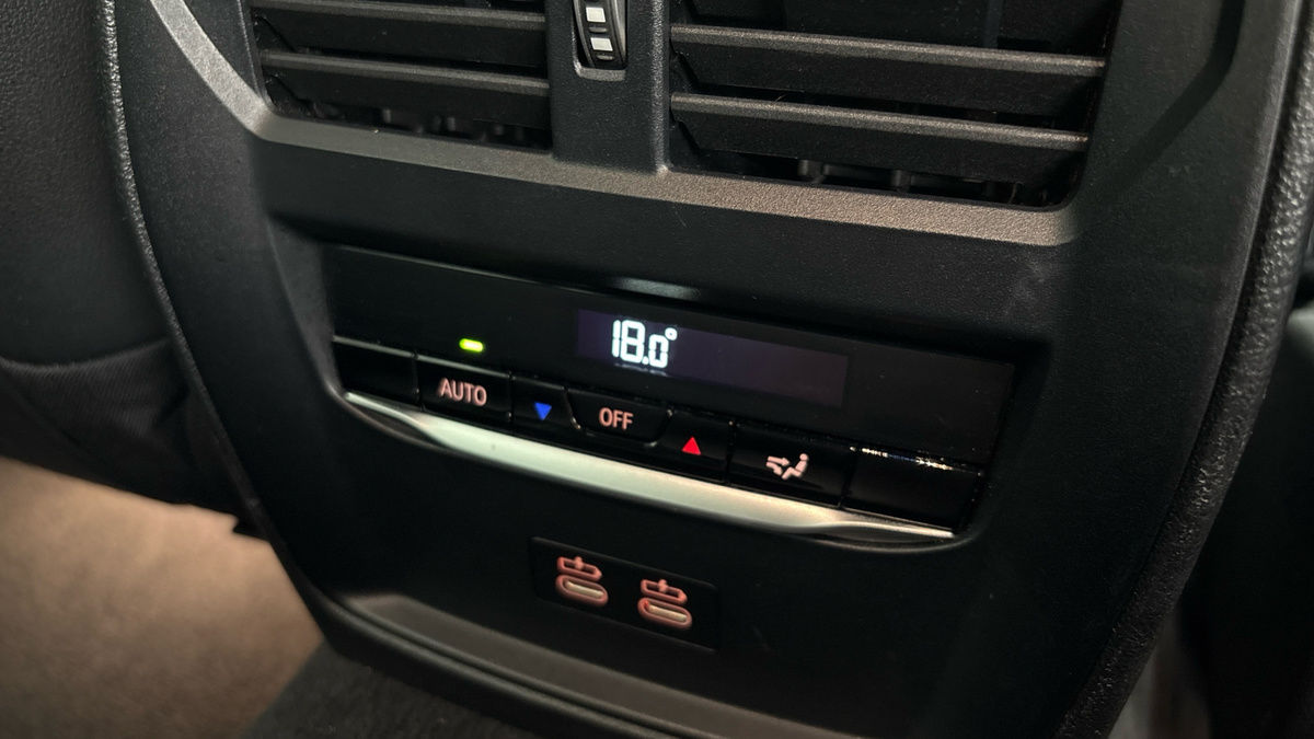 BMW 3 Series Image 26