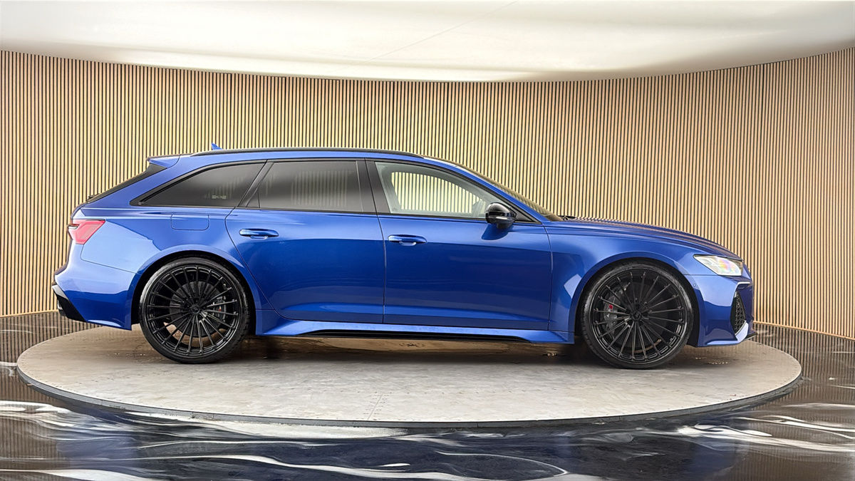 Audi RS6 Avant Image 16