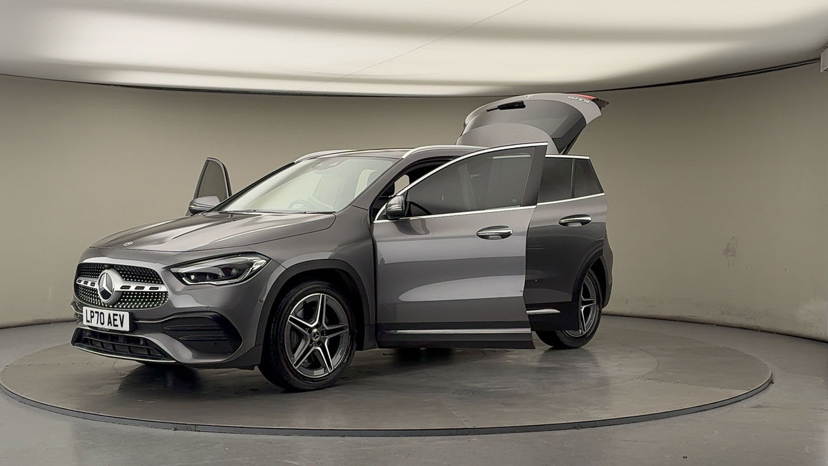 Mercedes-Benz GLA Image 22