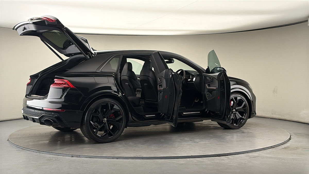 More views of Audi RSQ8