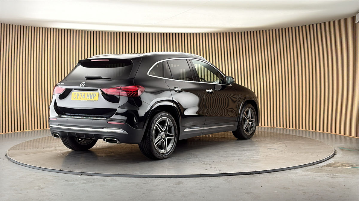 More views of Mercedes-Benz GLA