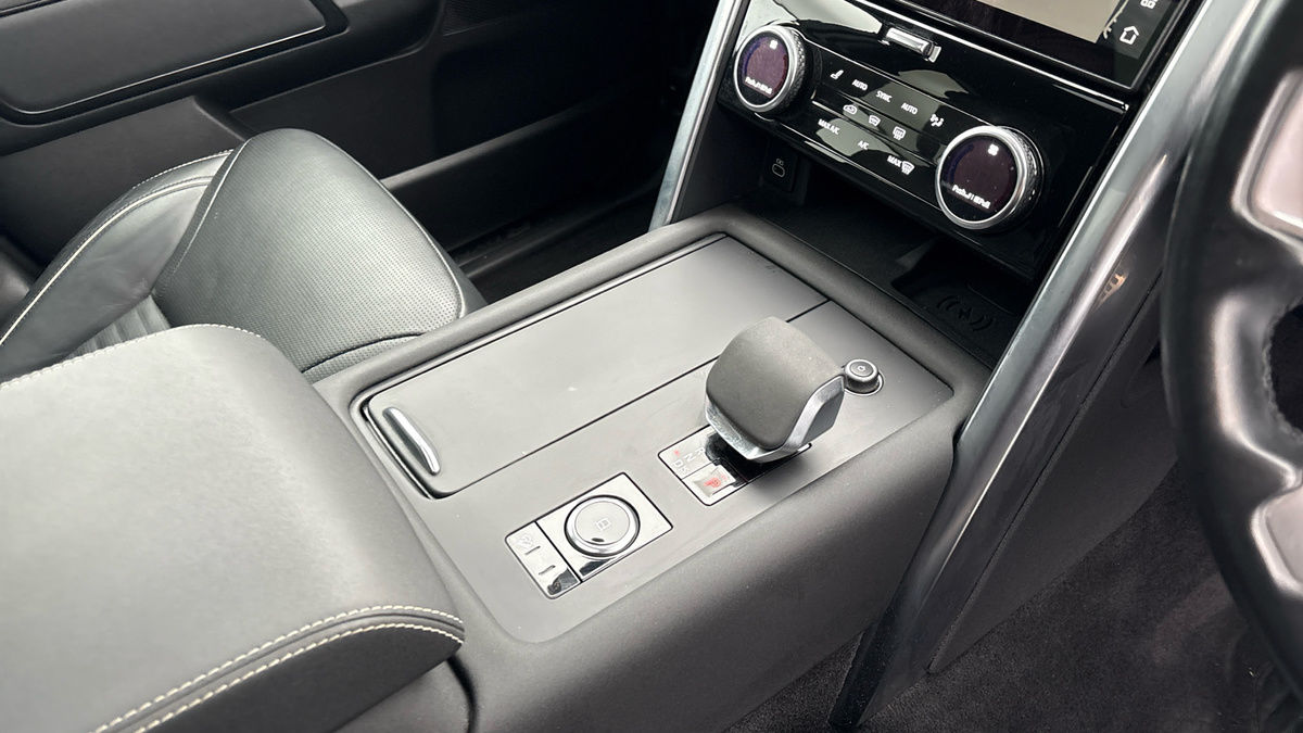 Land Rover Discovery Image 18