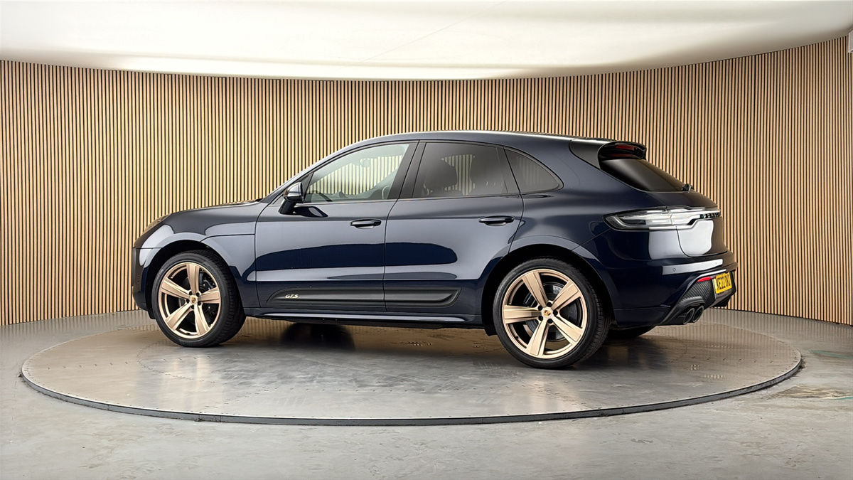 More views of Porsche Macan