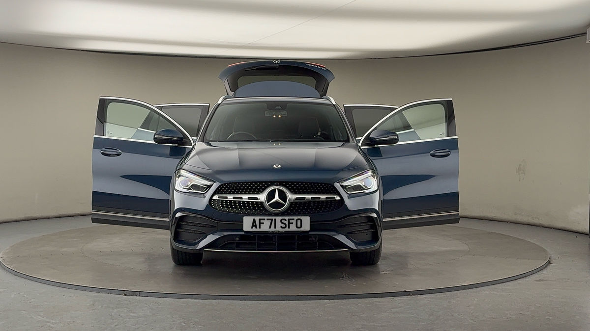 More views of Mercedes-Benz GLA