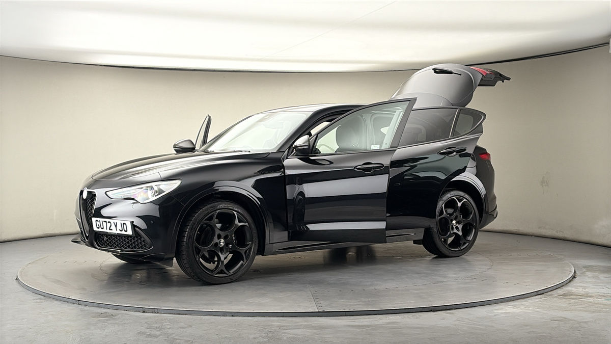 More views of Alfa Romeo Stelvio