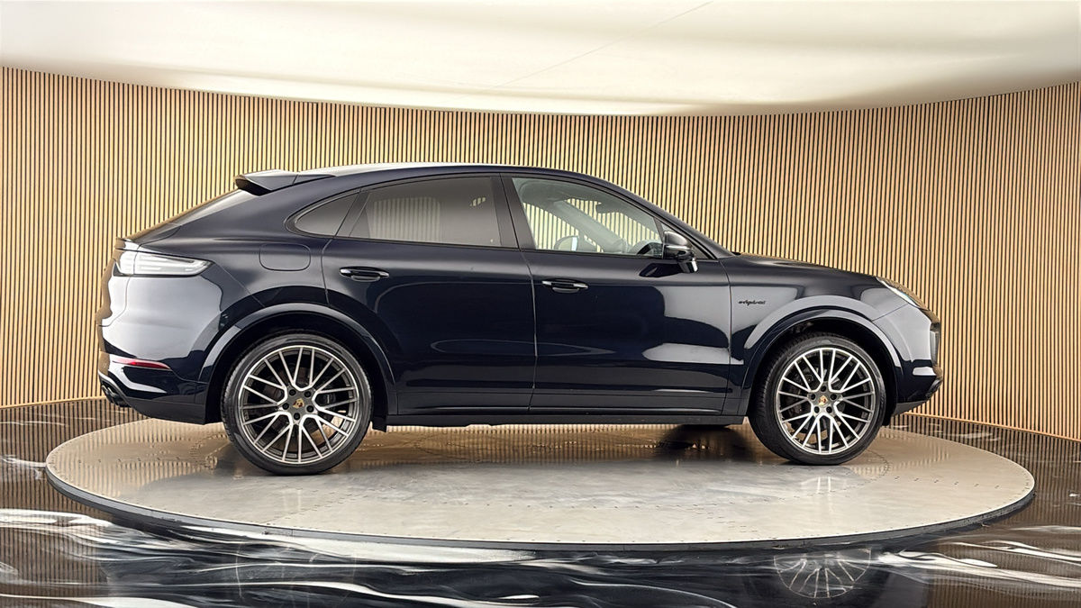More views of Porsche Cayenne