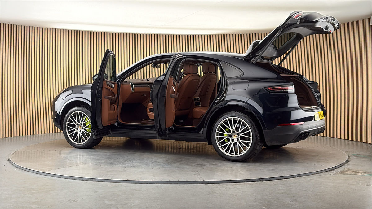 More views of Porsche Cayenne