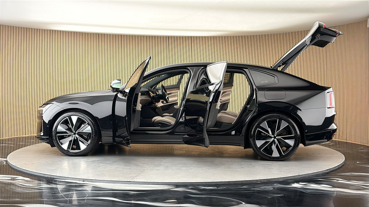More views of Volvo ES90