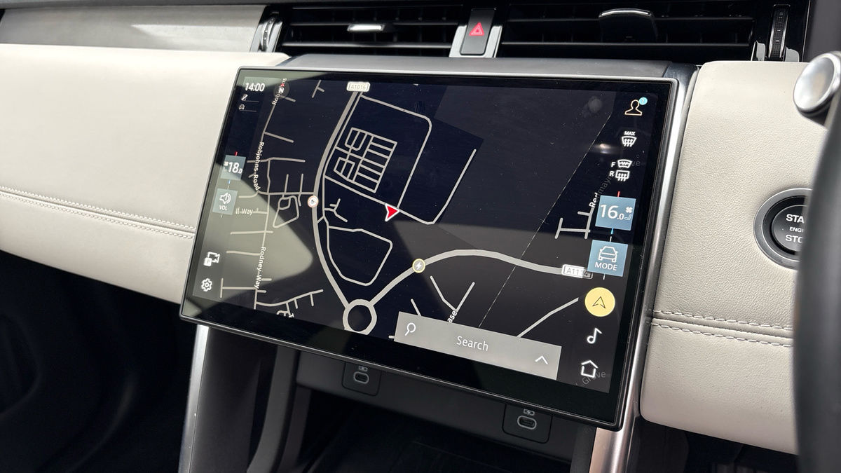 Land Rover Discovery Sport Image 17