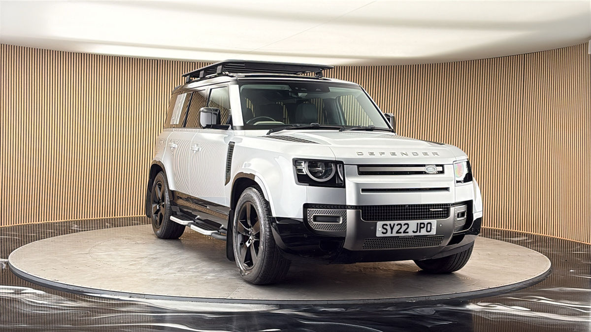 More views of Land Rover Defender 110