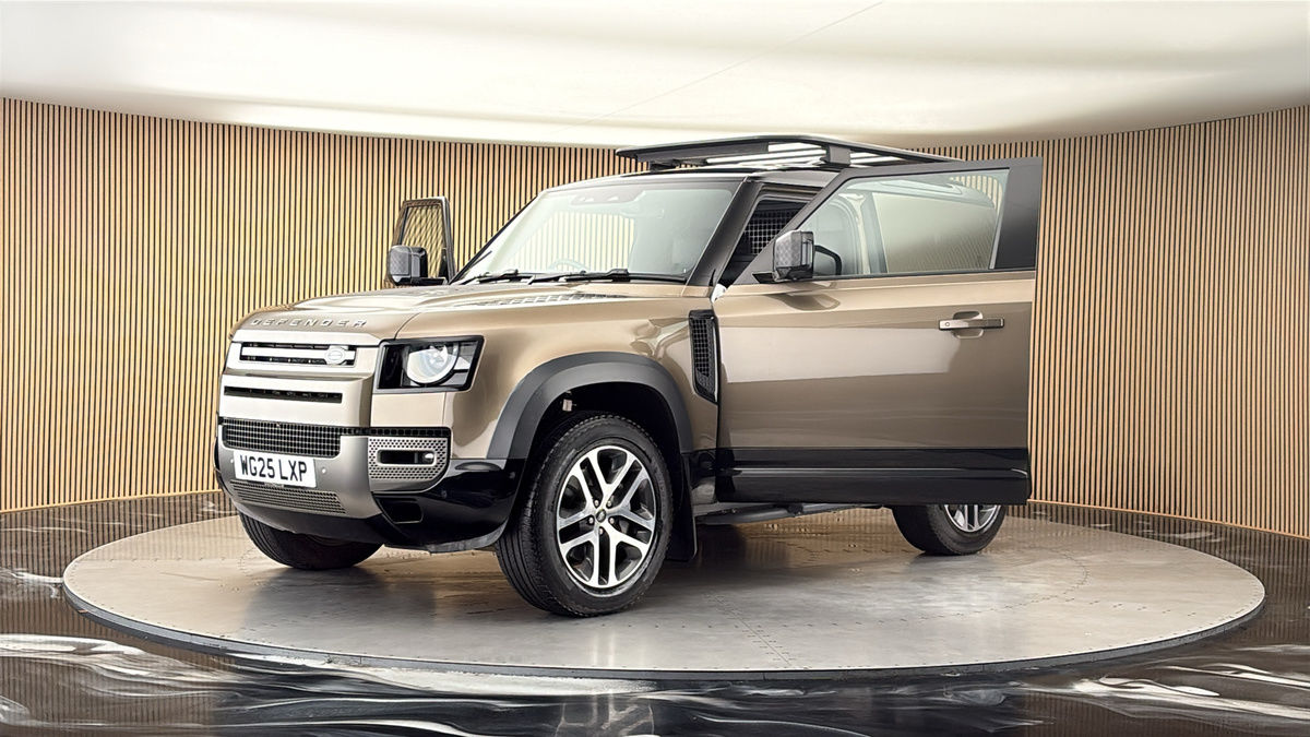 Land Rover Defender 90 Image 22
