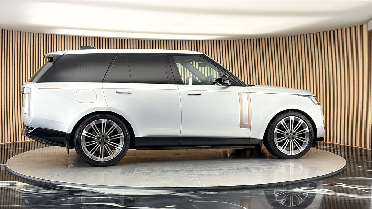 More views of Land Rover Range Rover