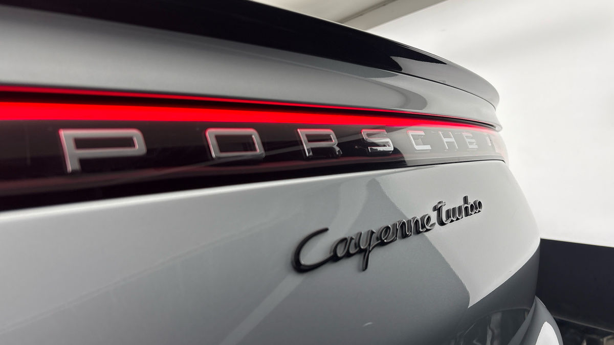 Porsche Cayenne Image 38