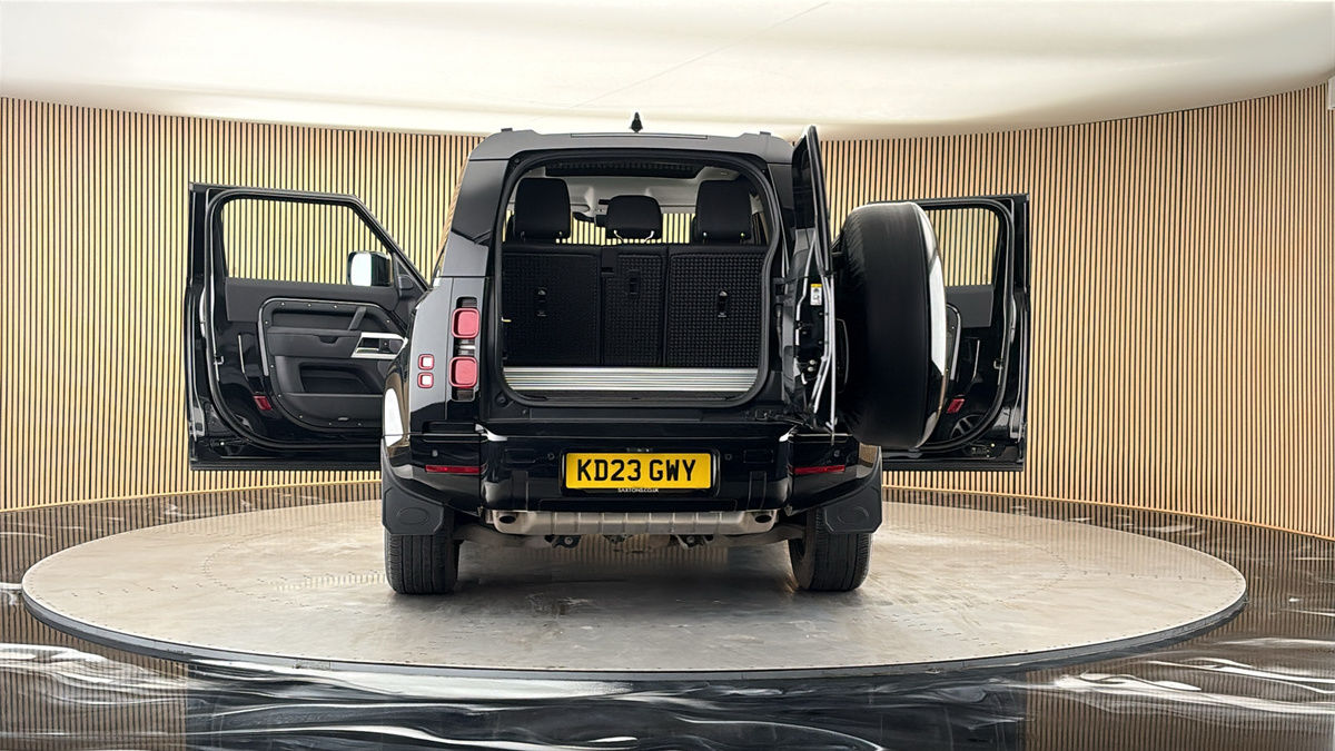 More views of Land Rover Defender 90