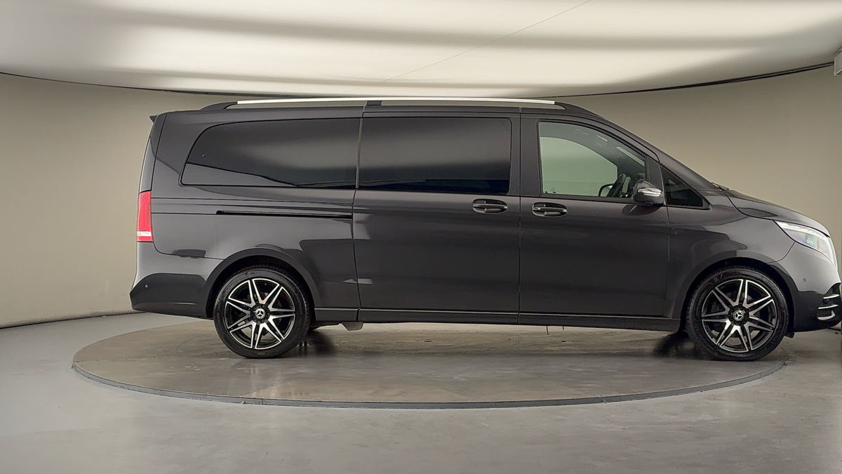 Mercedes-Benz V Class Image 16