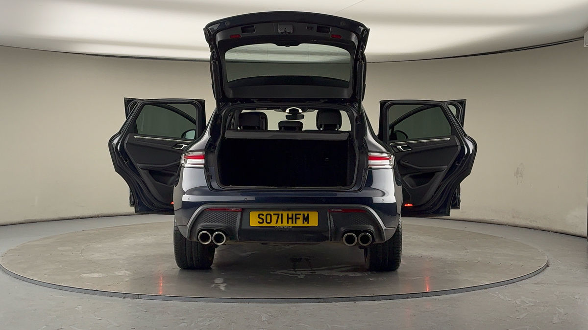 More views of Porsche Macan