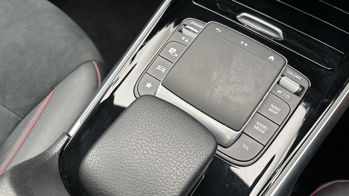 Mercedes-Benz GLB Image 27