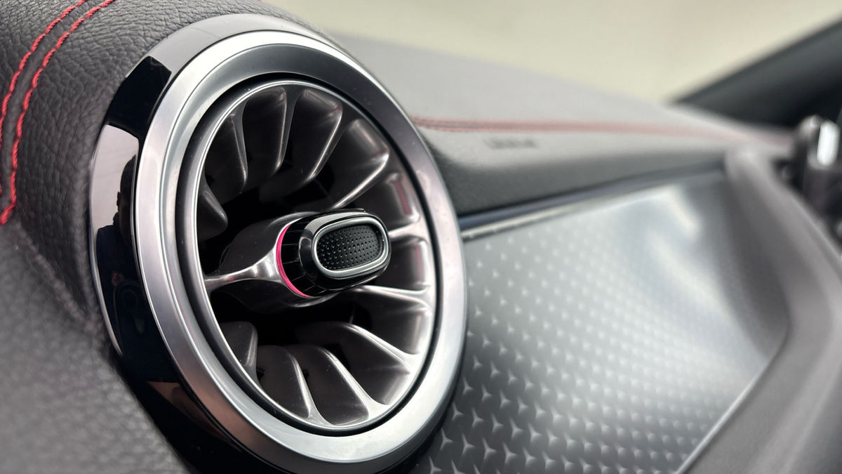 Mercedes-Benz EQA Image 6