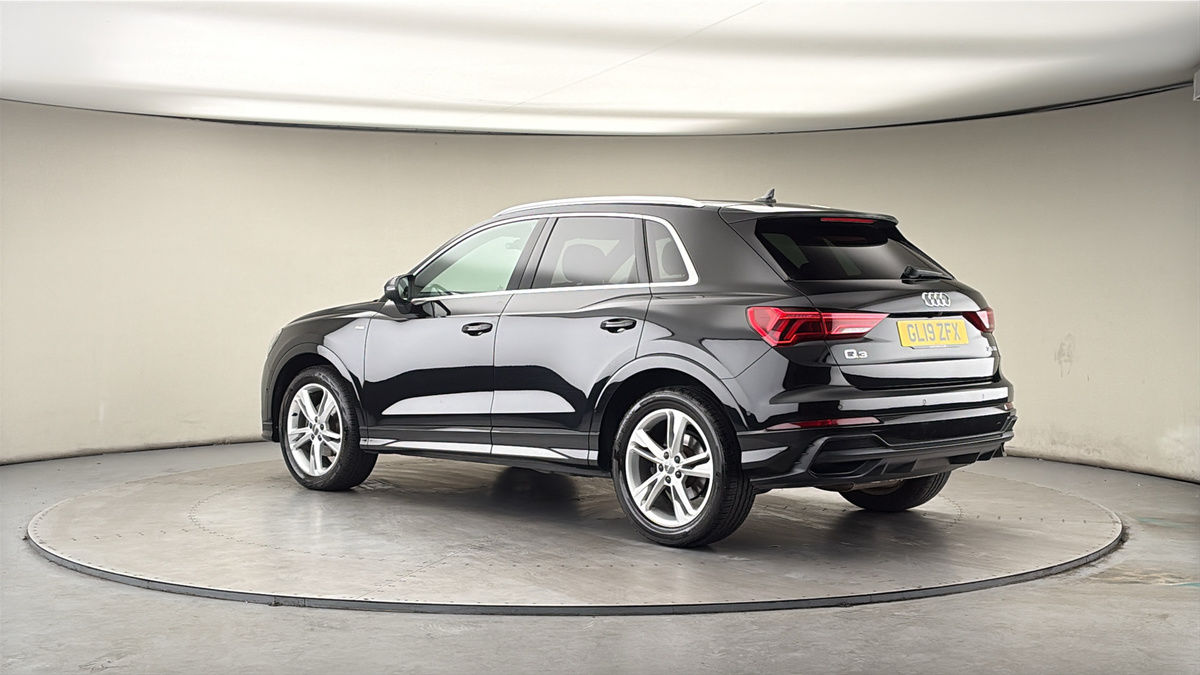 More views of Audi Q3