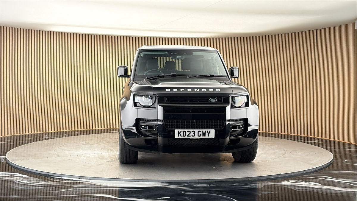 More views of Land Rover Defender 90