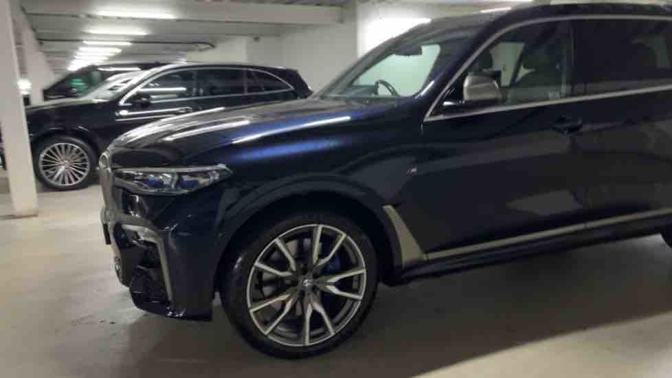 More views of BMW X7