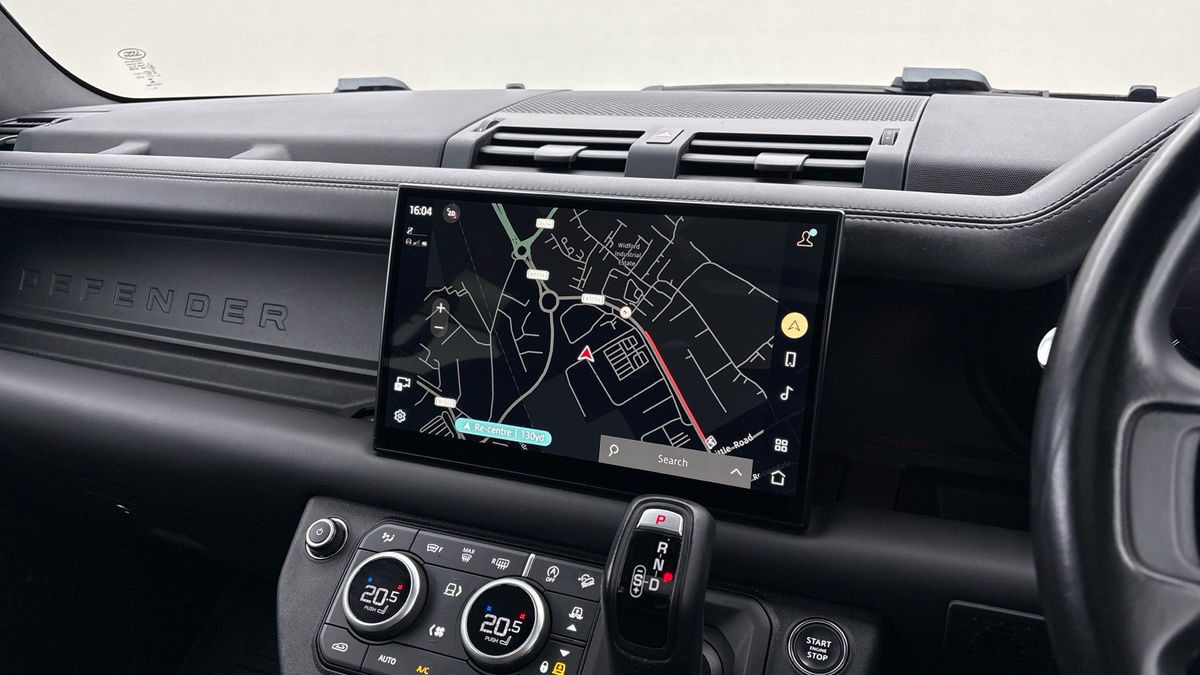 Land Rover Defender 110 Urban Image 17