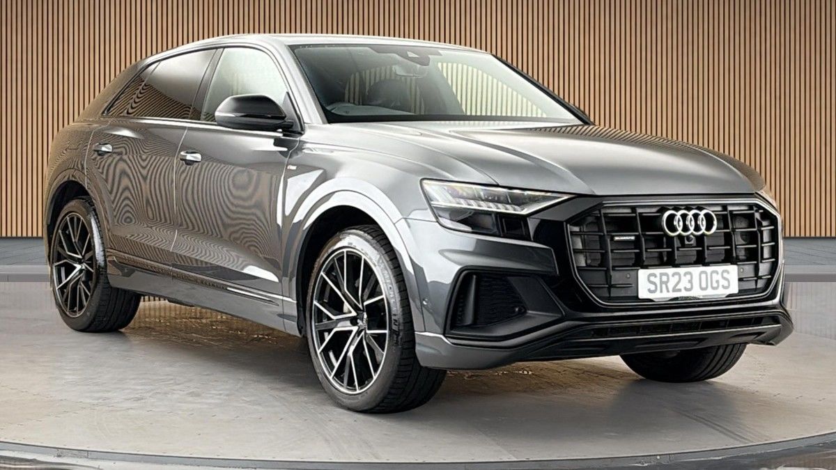 Audi Q8 Sticky Header Image