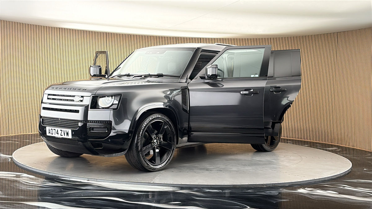More views of Land Rover Defender 110