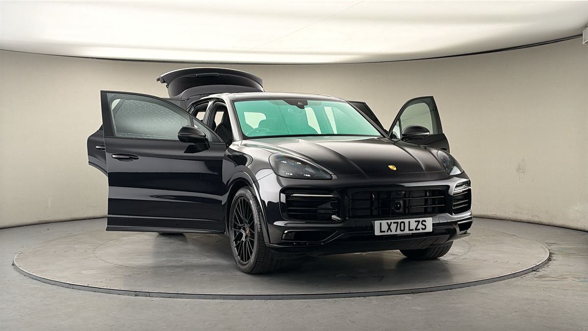 More views of Porsche Cayenne
