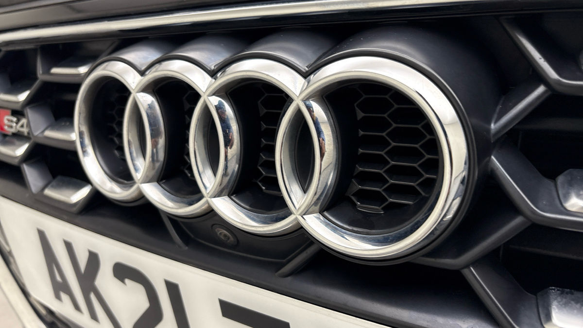 Audi S4 Avant Image 24