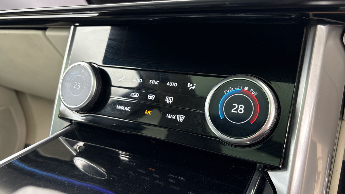 Land Rover Range Rover Image 25
