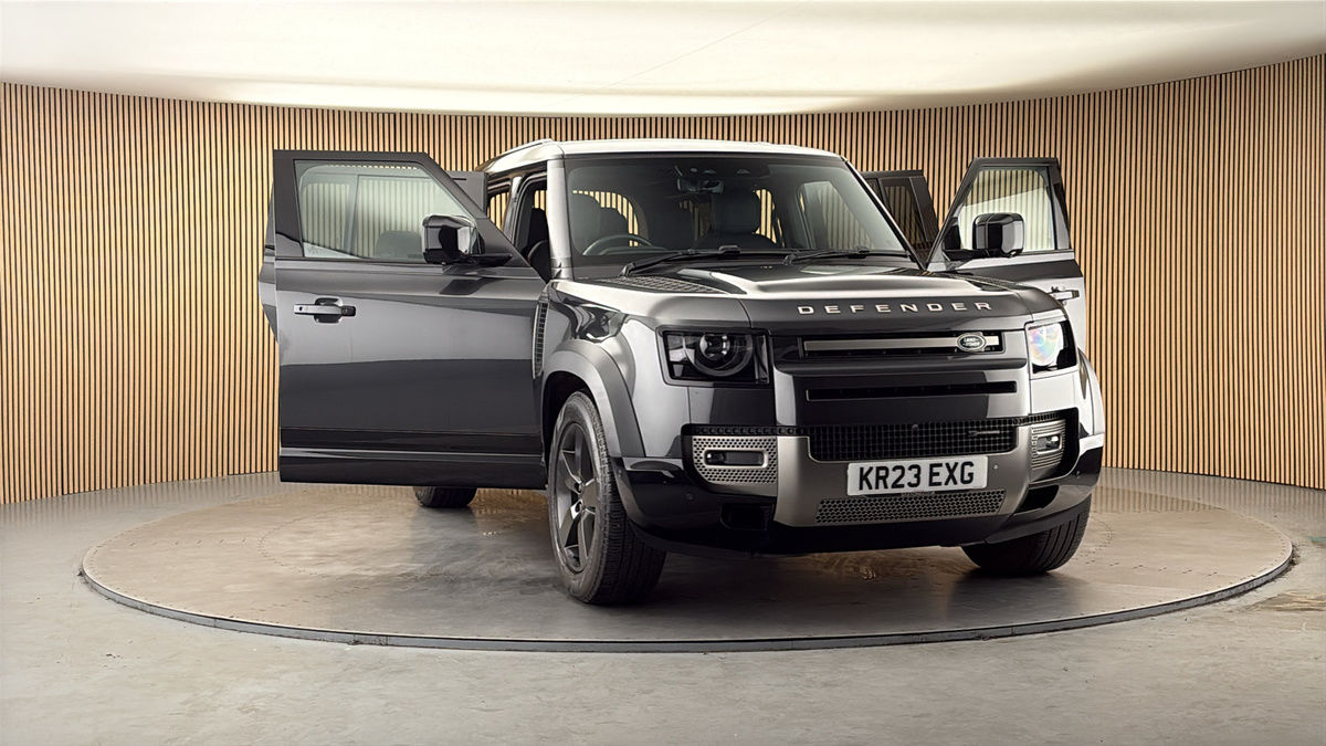 More views of Land Rover Defender 110