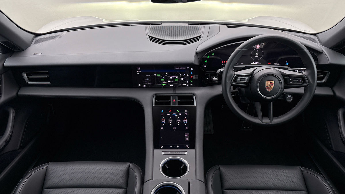 Porsche Taycan Image 12