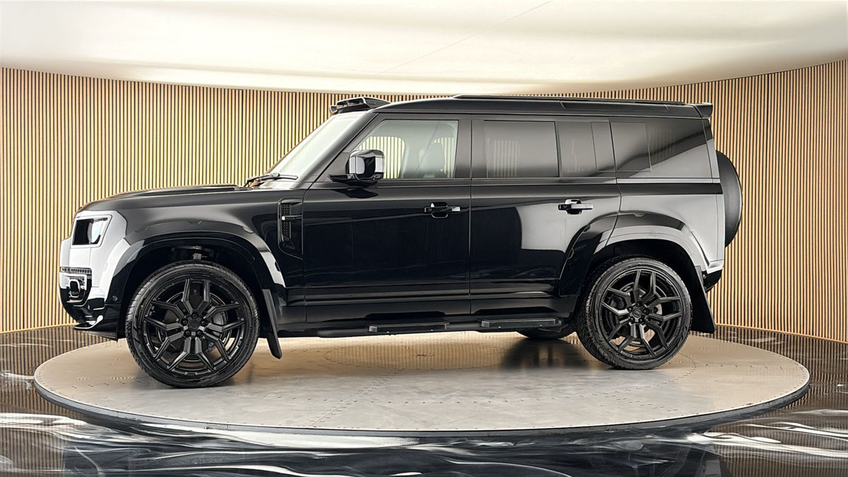 More views of Land Rover Defender 110