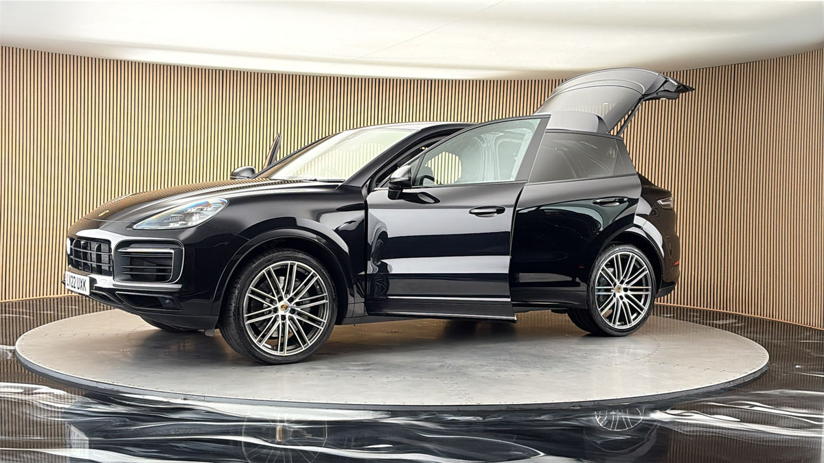 More views of Porsche Cayenne