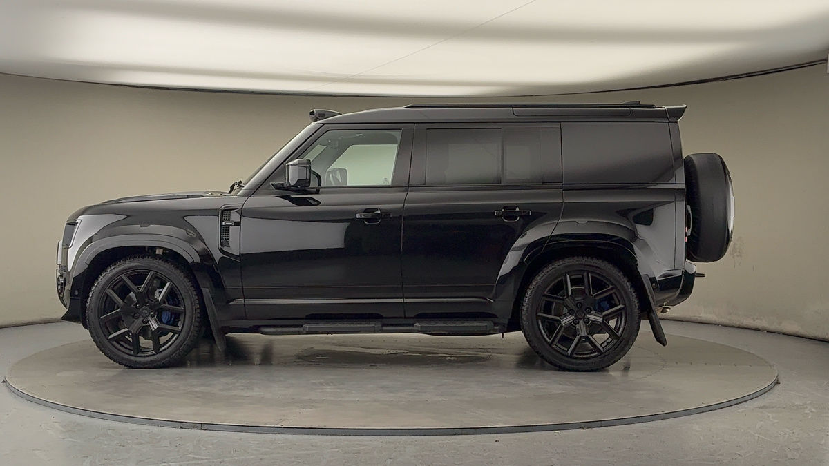 Land Rover Defender 110 Urban Image 15