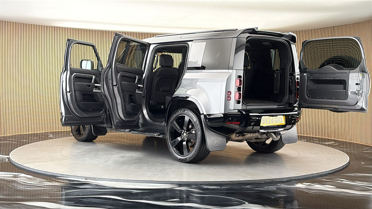More views of Land Rover Defender 110