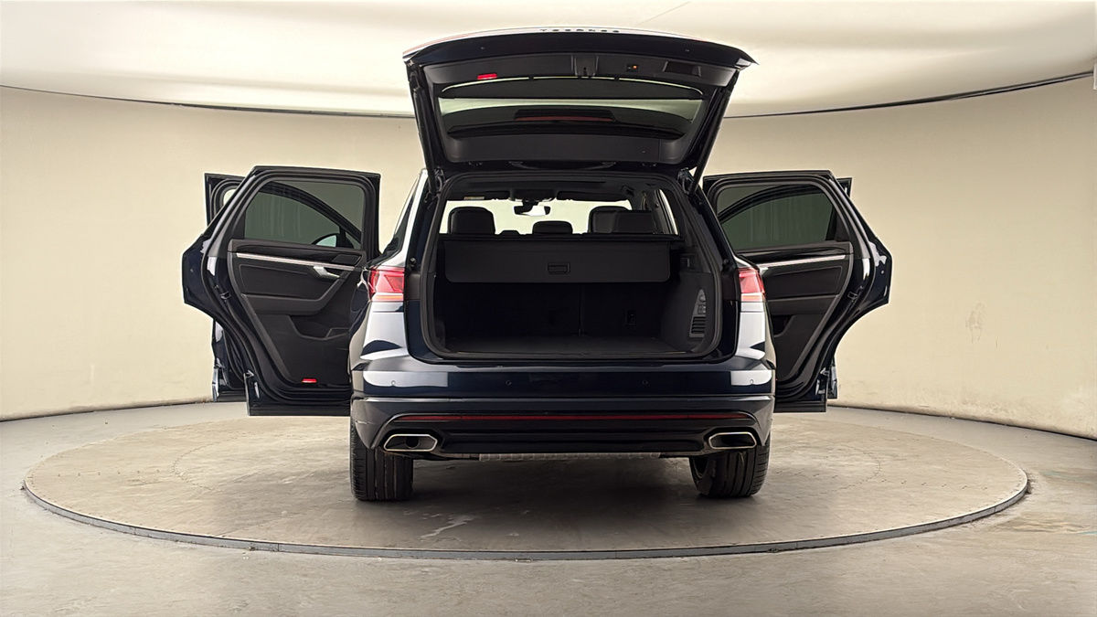 More views of Volkswagen Touareg