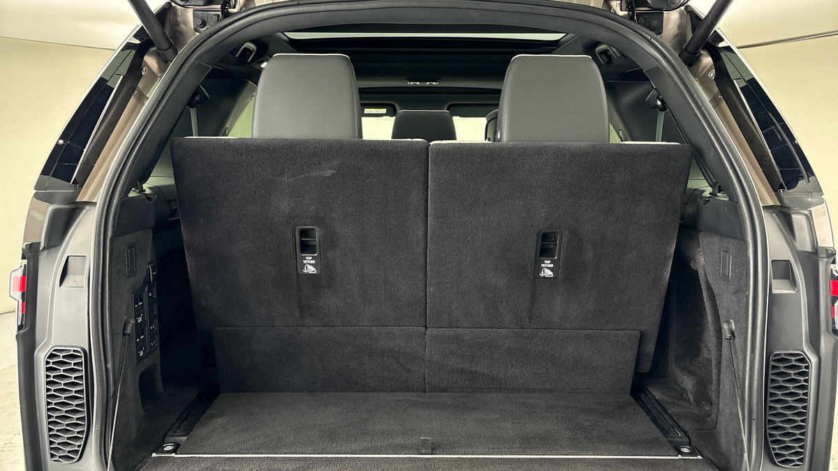 Land Rover Discovery Image 11